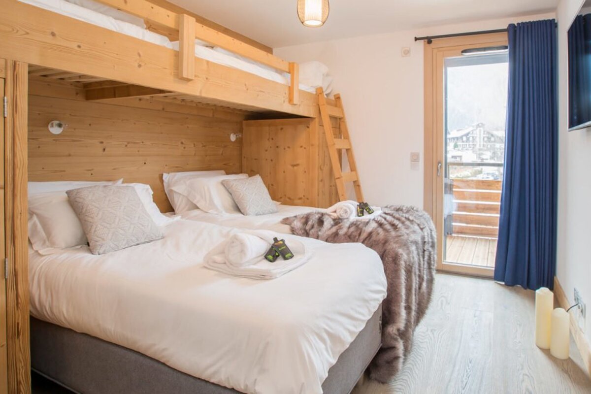 Le Papillon Apartment, Morzine triple bedroom