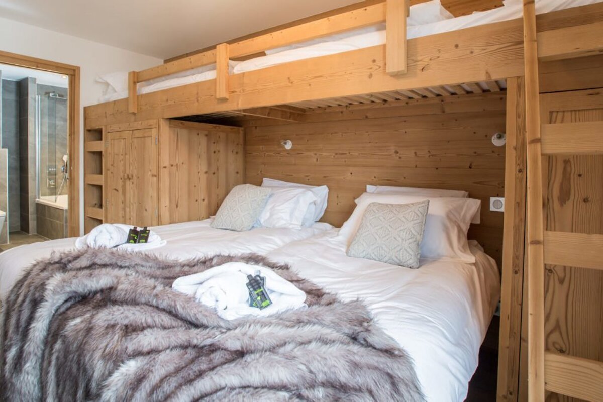 Le Papillon Apartment, Morzine triple bedroom