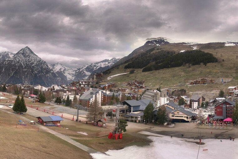The Final Ski Days! , 2 Alpes