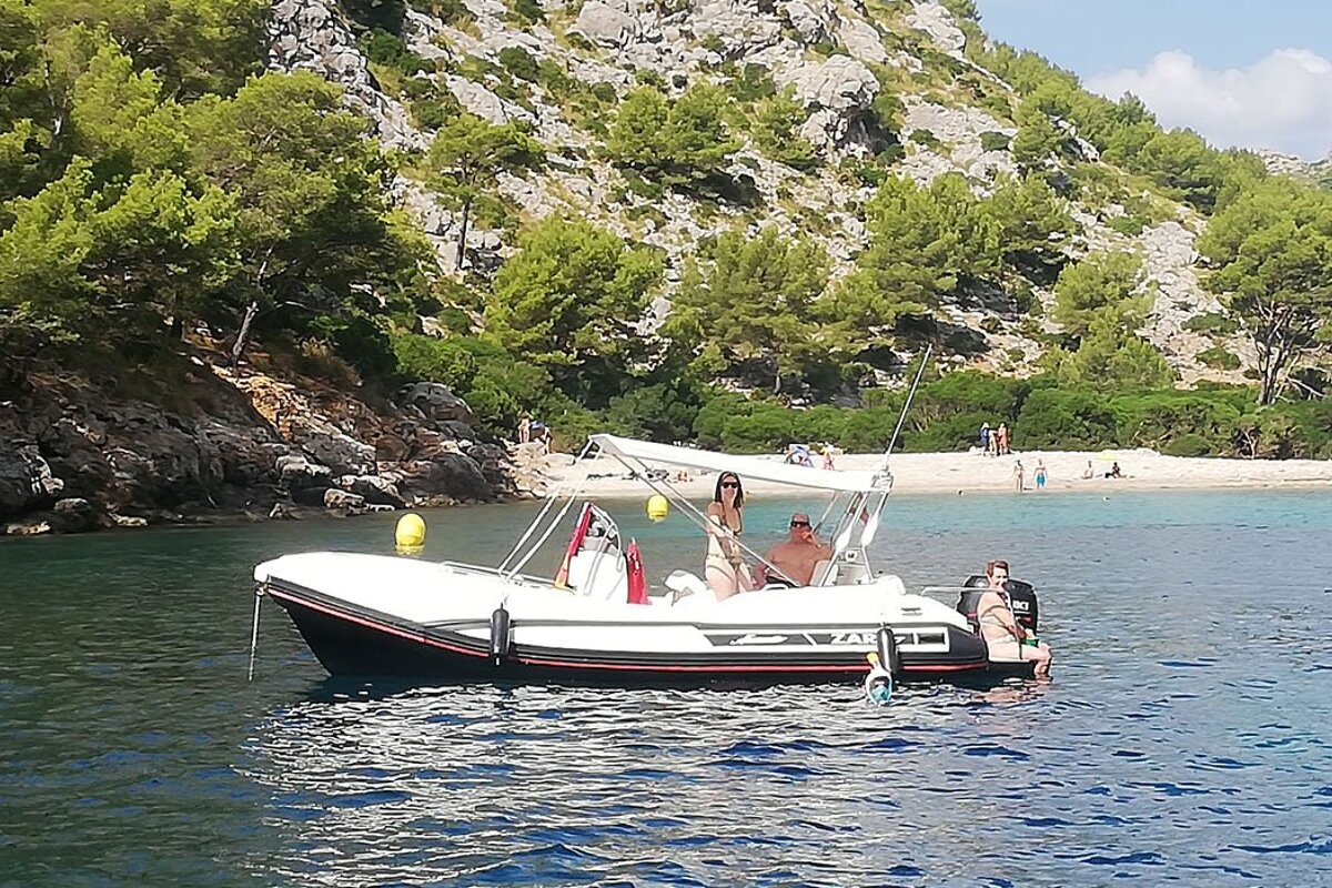 12 Person Motor Boat, Port de Pollenca (Puerto Pollensa)