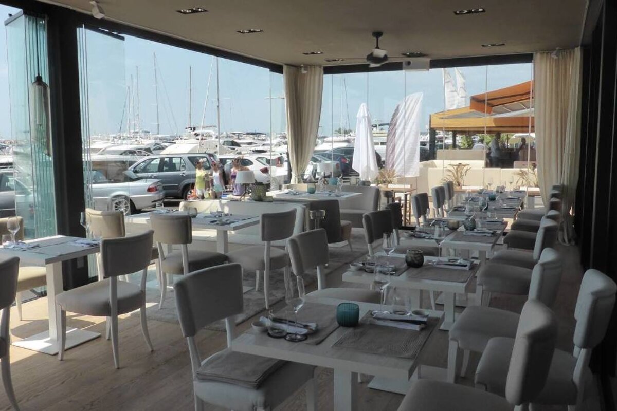 Lucy Wang Restaurant, Puerto Portals interior