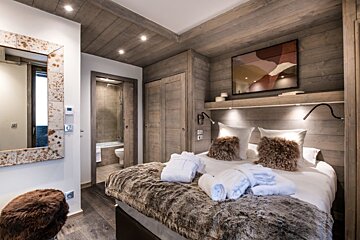 Yellowstone Lodge - No.3 Chalet, La Tania double room