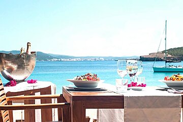 Cala Bassa Beach Club, San Jose restaurant