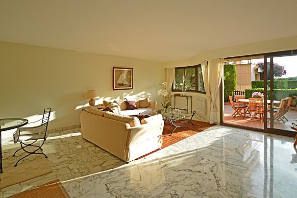 Cap de Nice Apartment, Nice Area living-room