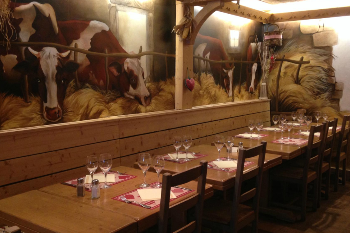 L'Armoise Restaurant, Tignes interior