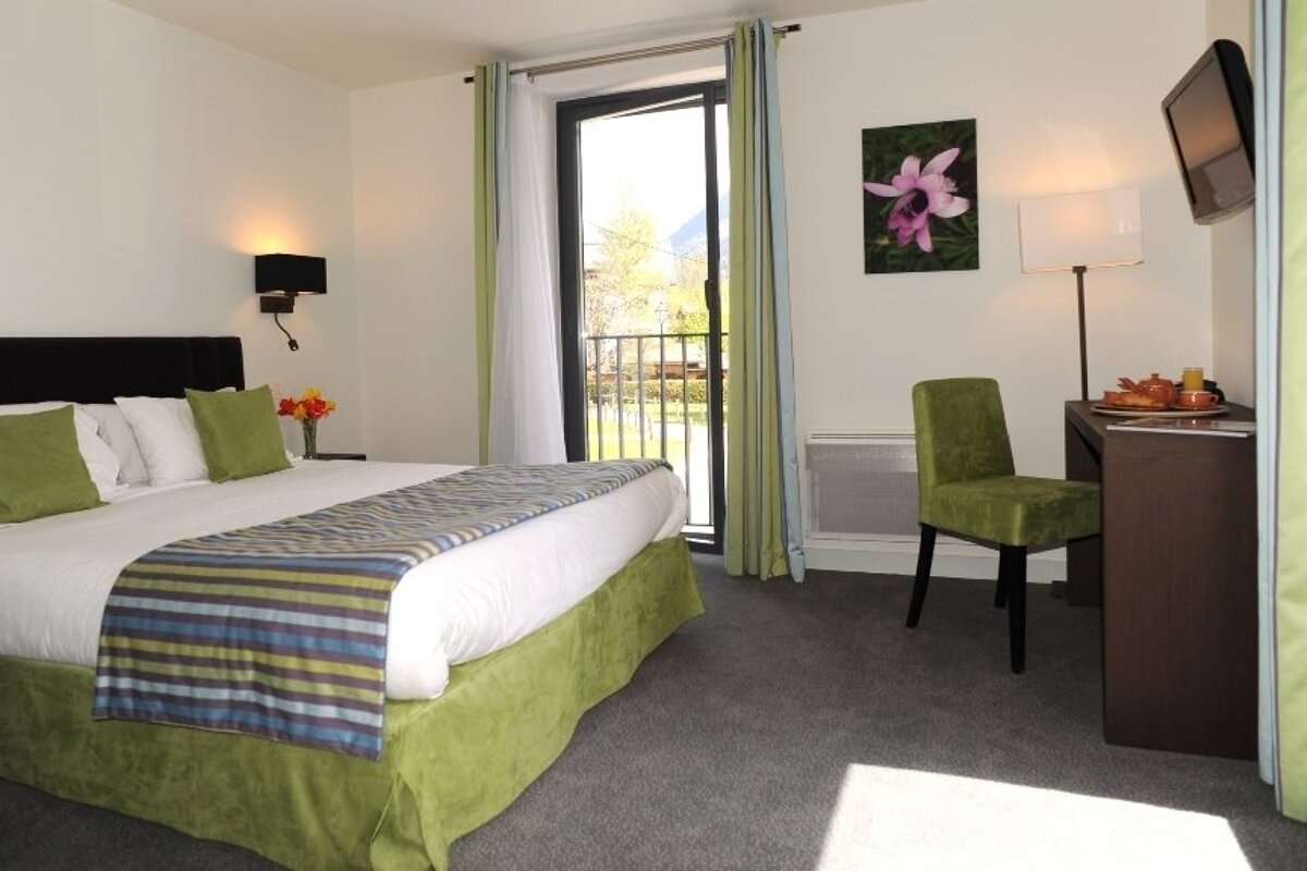 Les Lanchers Hotel, Chamonix double bedroom