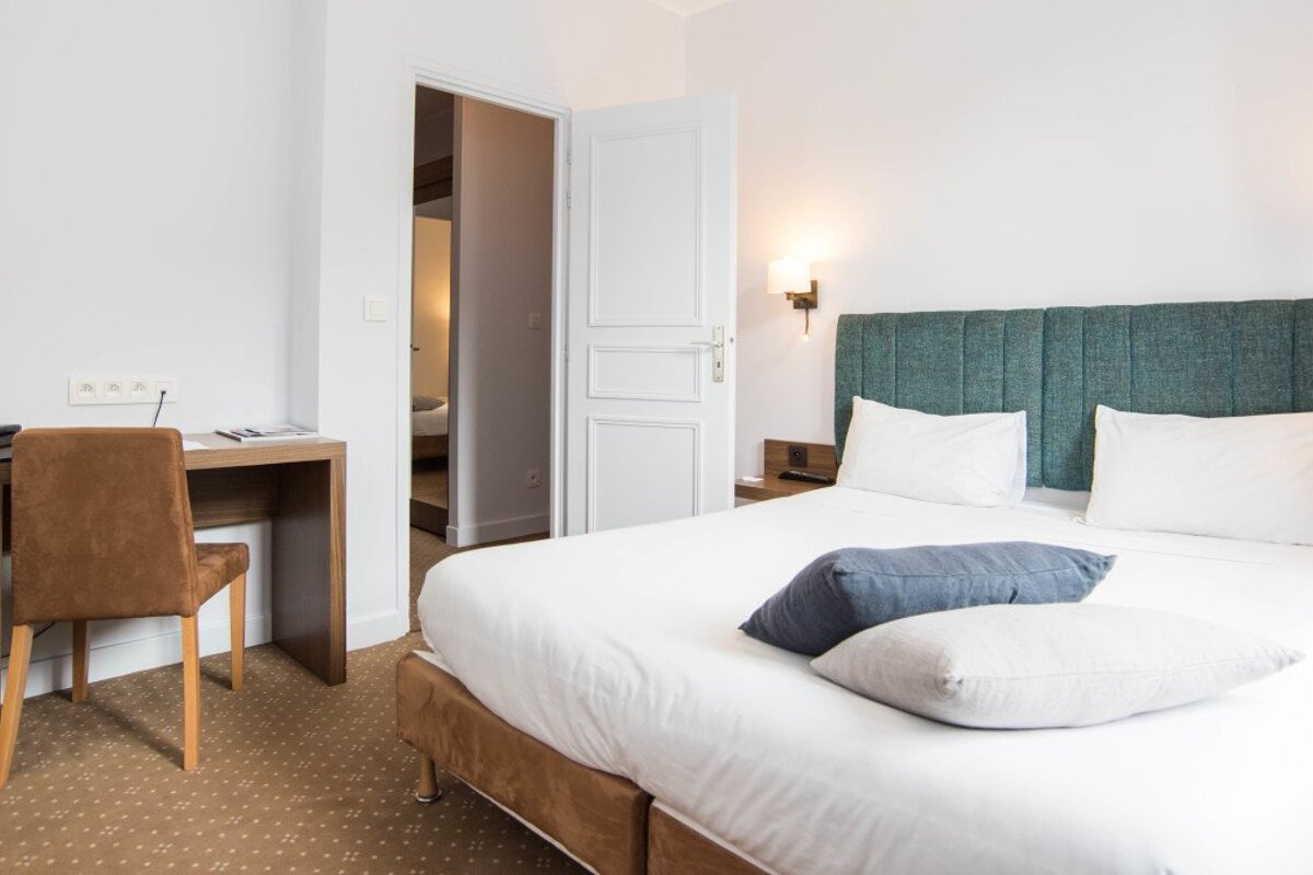 Les Lanchers Hotel, Chamonix double bedroom