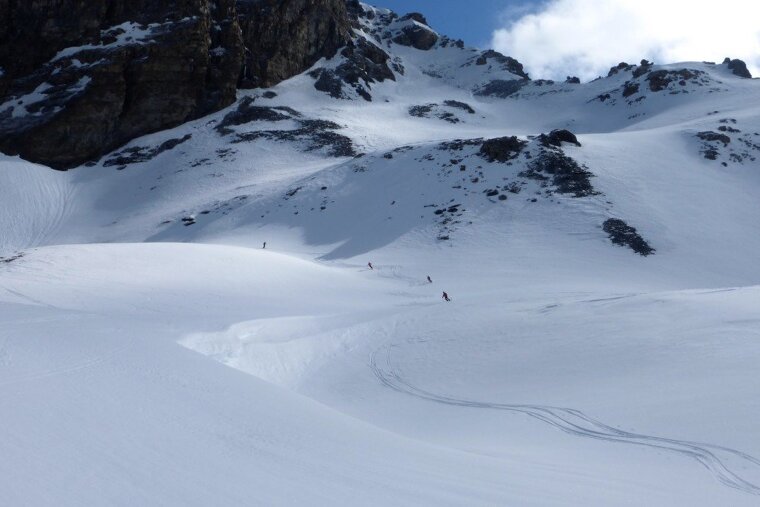 skiers off piste
