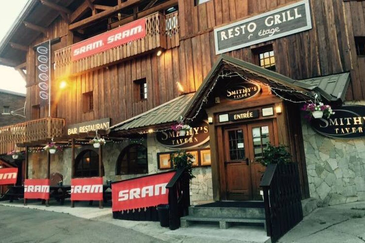 Smithy's Tavern Restaurant, Les Deux Alpes exterior