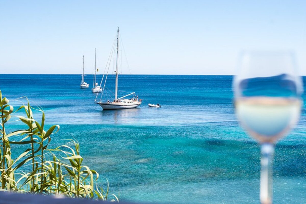 Amante Beach Club, Cala Llonga terrace