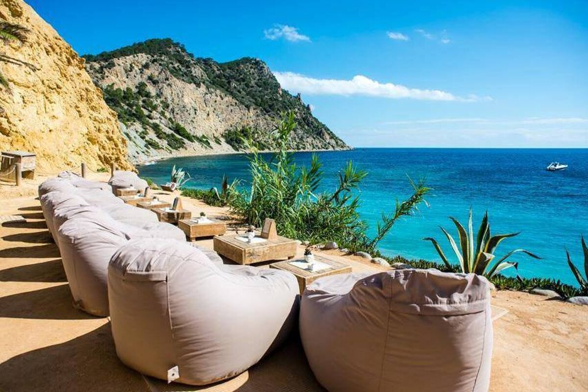 Amante Beach Club, Cala Llonga terrace