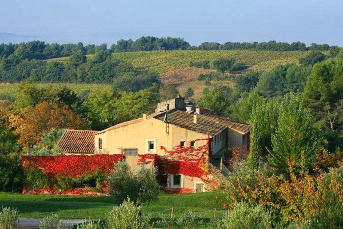 Auberge la Feniere Restaurant, Cadenet exterior