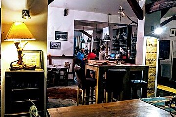 Bighorn Bistro & Bakery Bar, Chamonix - Centre interior