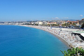 The azur waters of Nice