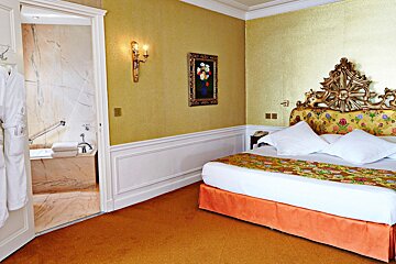 Le Negresco Hotel, Nice double bedroom
