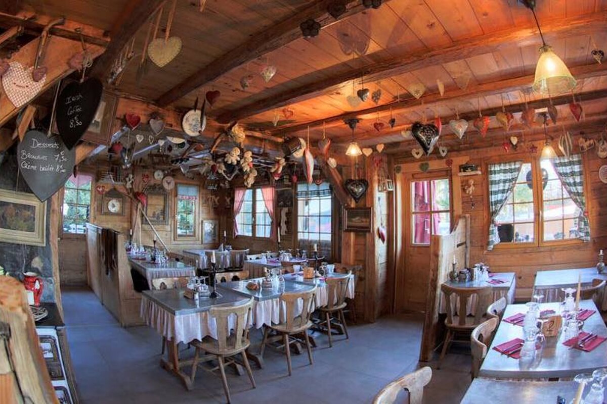 Le Vaffieu Restaurant, Les Gets interior