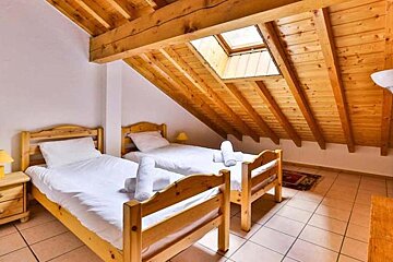 Leopold Chalet, Meribel - Mottaret twin room