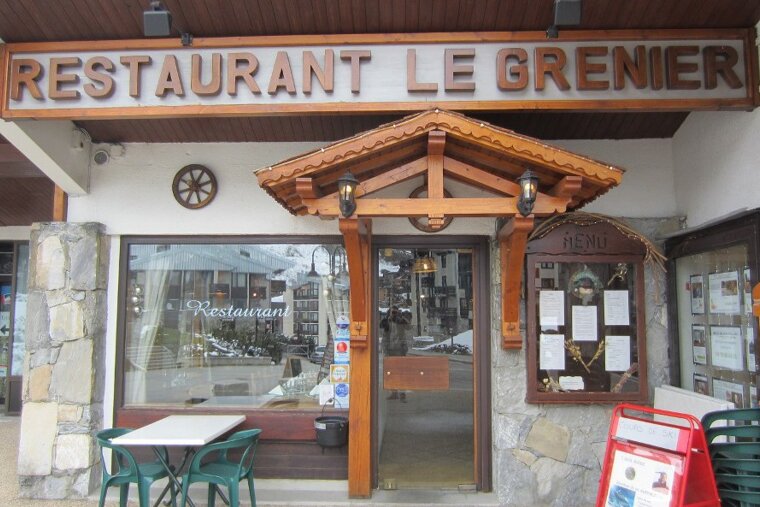 the exterior of the Grenier restaurant, tignes