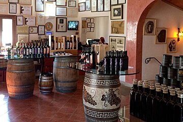 Bodegues Macia Batle Vineyard, Santa Maria del Cami shop interior