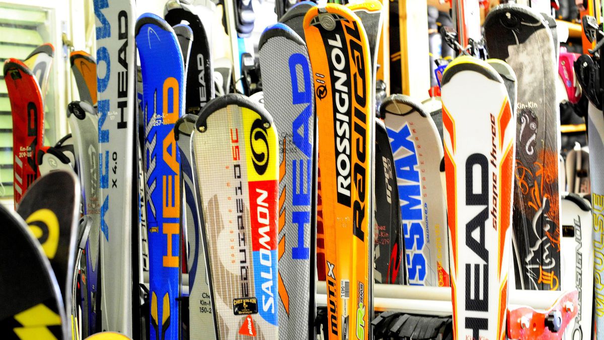 Second clearance hand skis