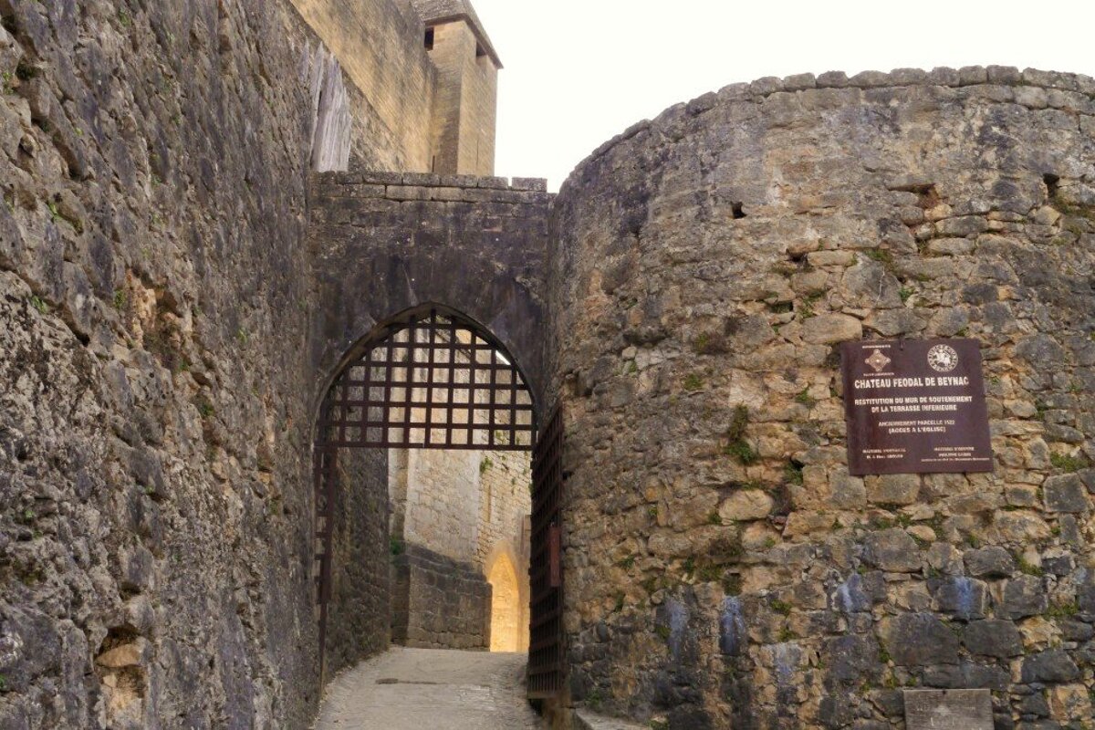 gates of the chateau de beynac