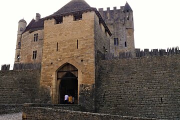 main gate & portcullis at chateau de beynac
