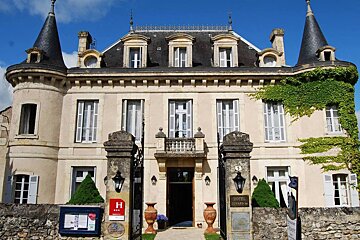 Edward 1er Hotel, Mopazier exterior