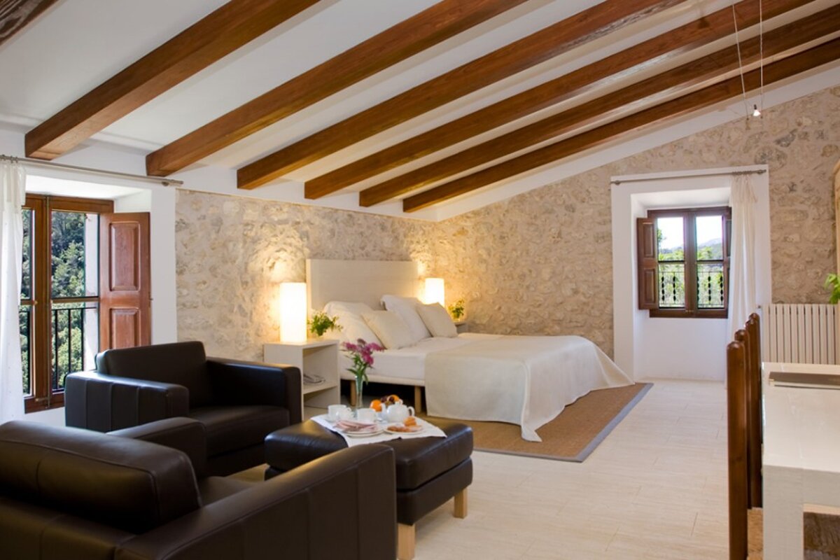 a picture of a hotel suite at Monnaber Vell Hotel, Campanet