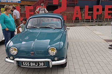 classic cars in 2 alpes Vintage Car Show