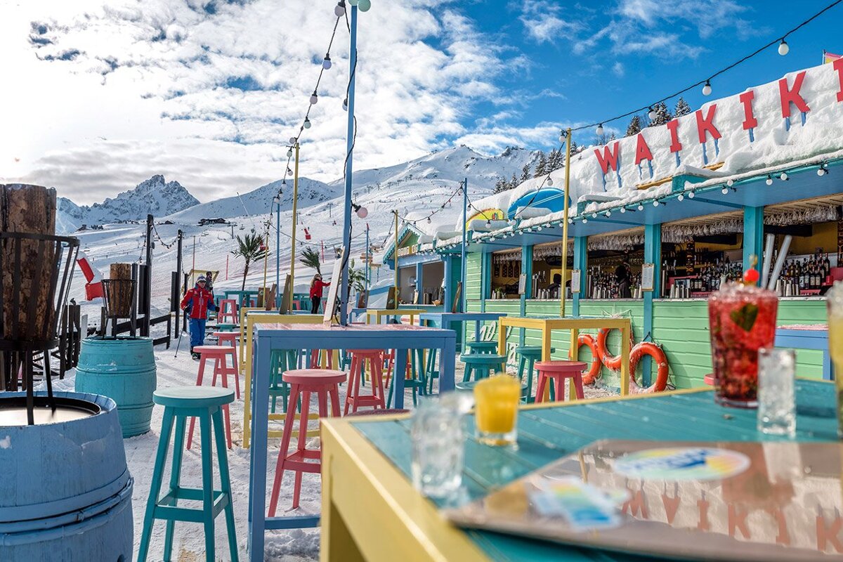 Waikiki Apres Ski Bar, Courchevel 1850 bar