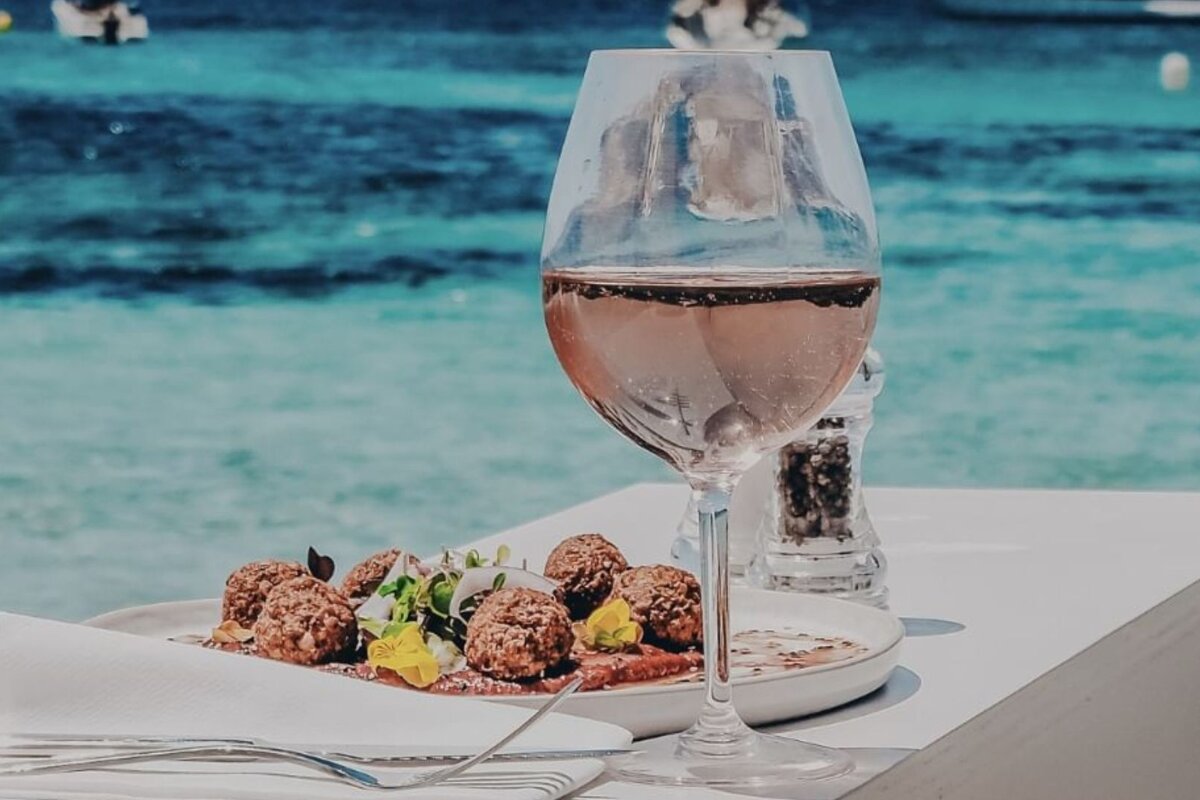 Nanai Beach Drinks & Food