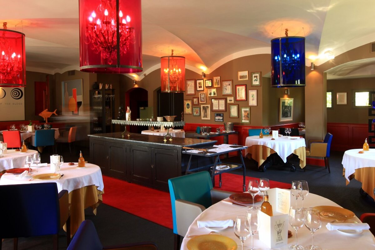 Auberge la Feniere Restaurant, Cadenet interior