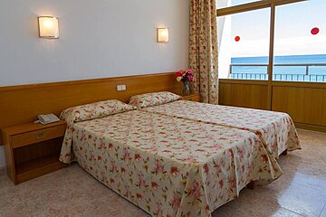 Hotel Riomar, Santa Eulalia twin bedroom