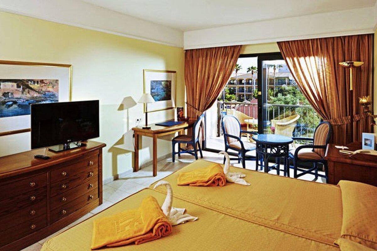 Mallorca Palace Luxury Hotel, Sa Coma twin bedroom