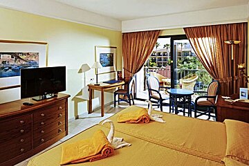 Mallorca Palace Luxury Hotel, Sa Coma twin bedroom