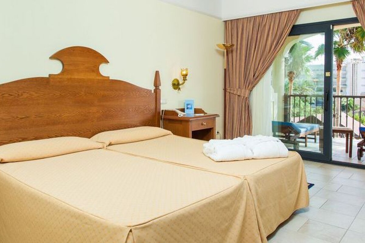 Mallorca Palace Luxury Hotel, Sa Coma twin bedroom