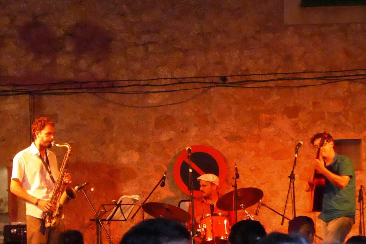 a band playing for artdemossa in valldemossa mallorca