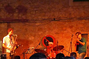 a band playing for artdemossa in valldemossa mallorca