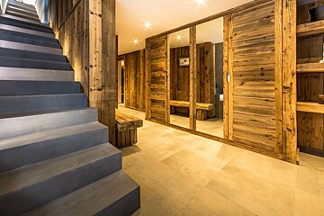 Kapa Chalet, Morzine hallway