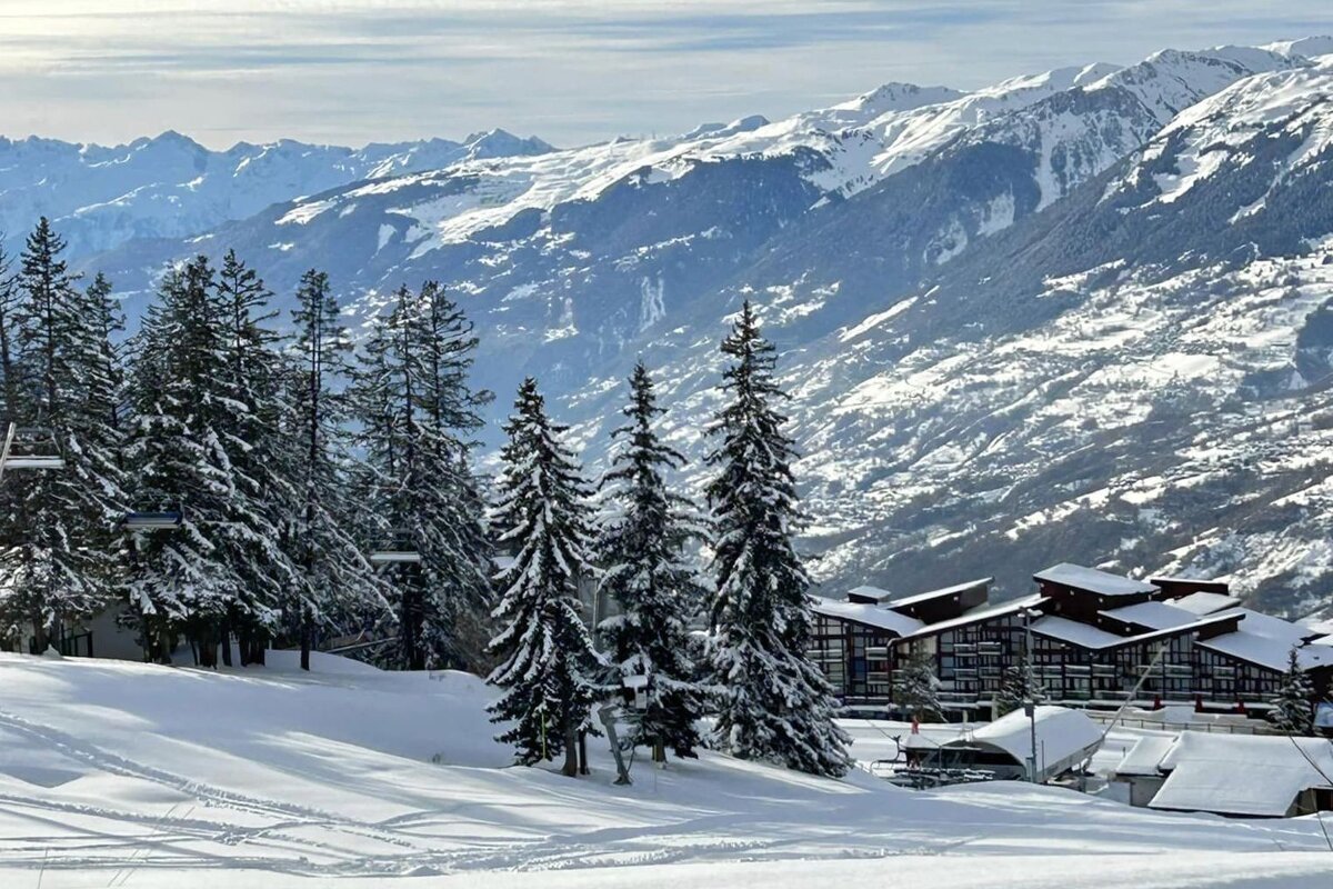 Les Arcs under new snow for the winter season 2023