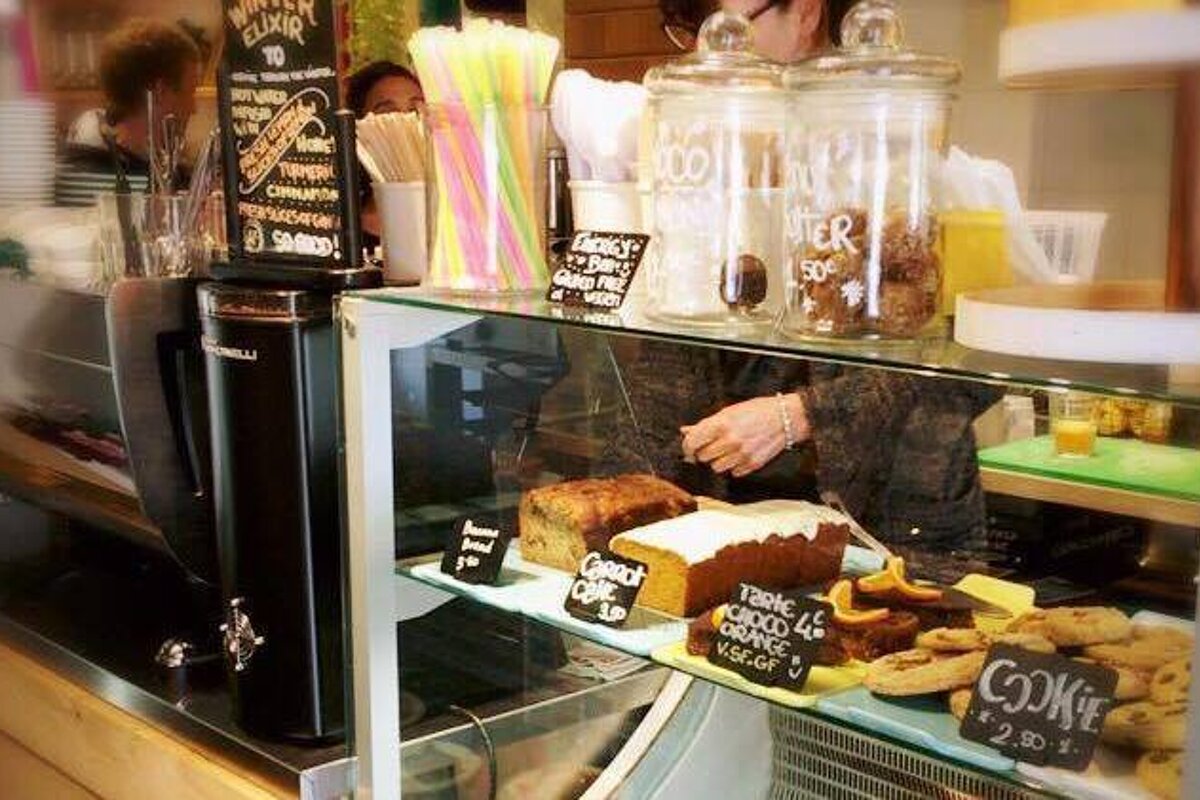 Lucky Break Coffee Shop, Antibes interior
