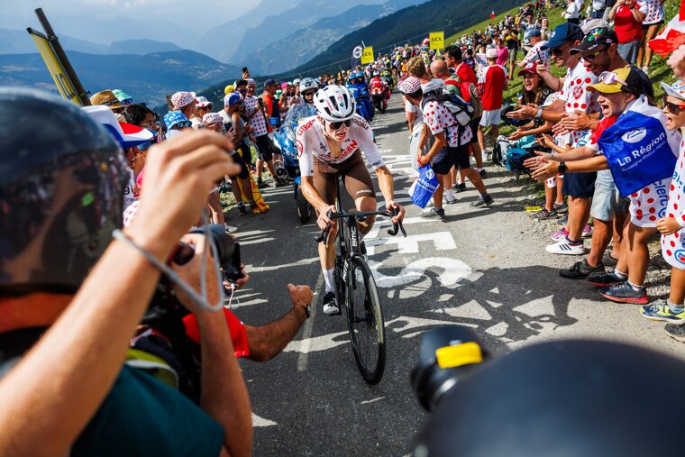 cycling in the Tour de France in Meribel