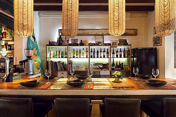 Duke Restaurant, Santa Catalina interior