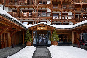 the entrance to a hotel in Verbier