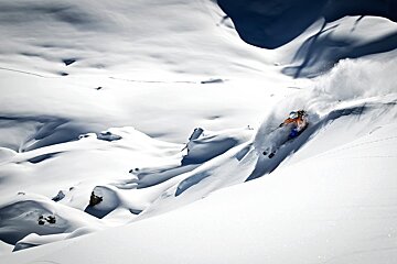 Off piste skiing Val d'Isere