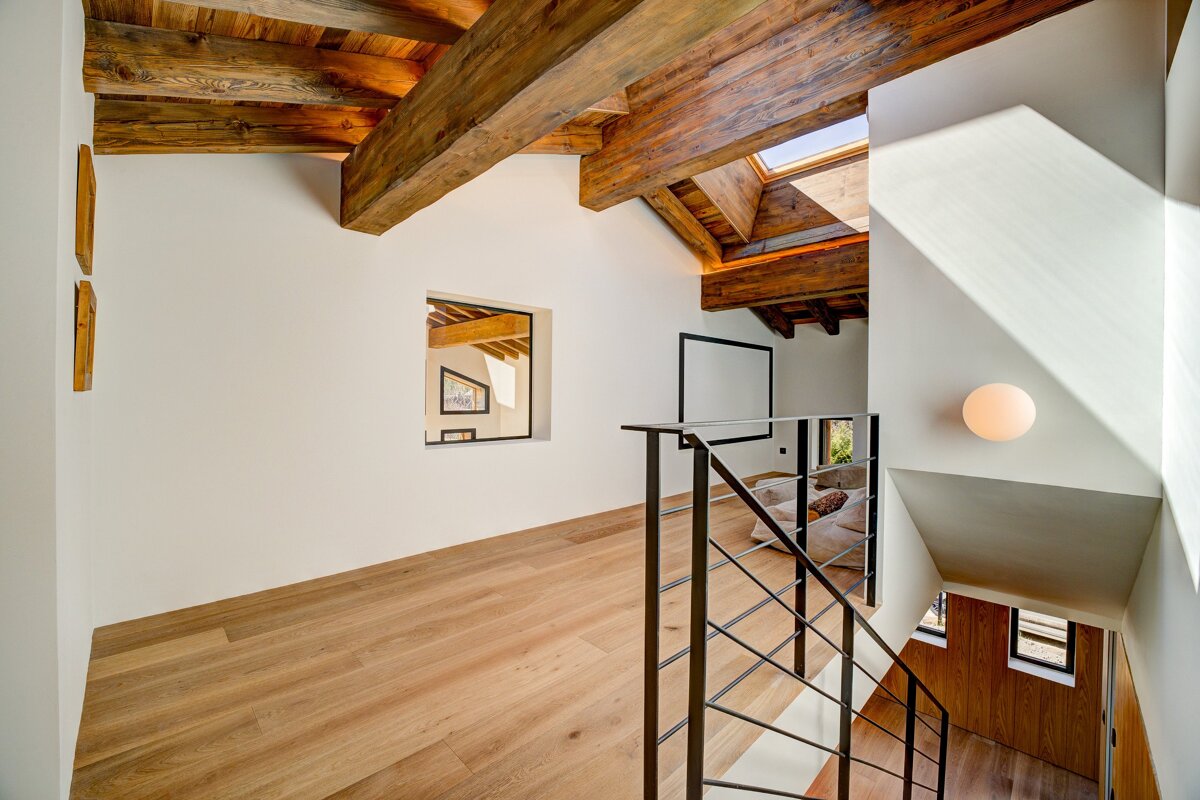 A staircase leading up to the second floor of a house