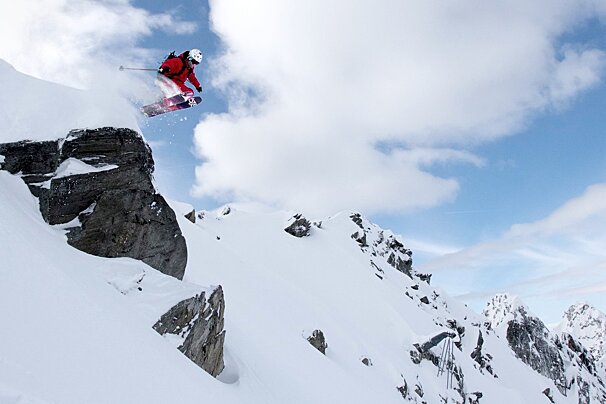 Off piste skiing
