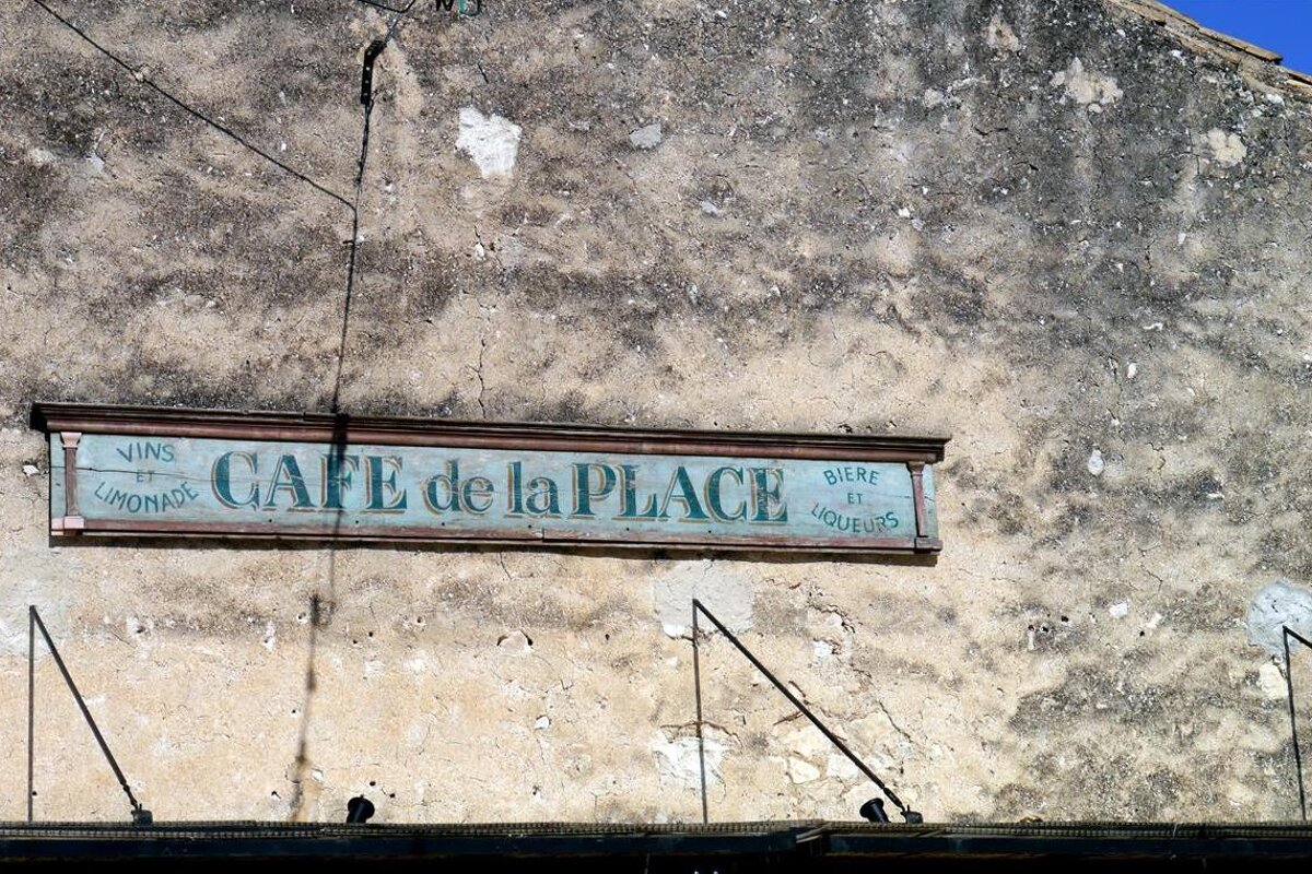 Cafe de la Place Eygalieres