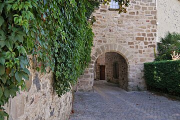 one of the gates to Beaulieu-sur-Dordogne