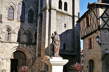 church in Beaulieu-sur-Dordogne